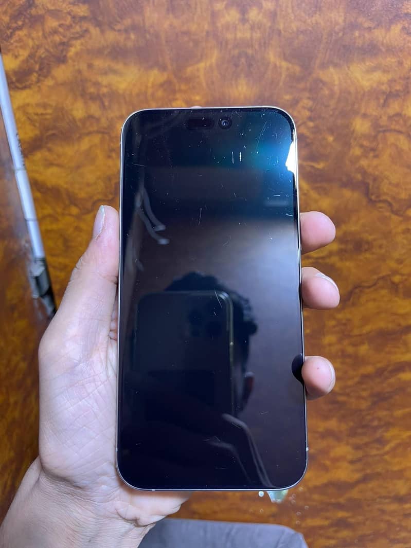Apple iPhone 15 Pro Max 4