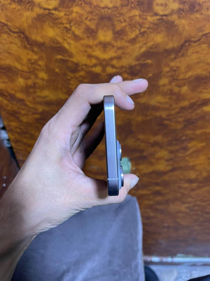 Apple iPhone 15 Pro Max 5