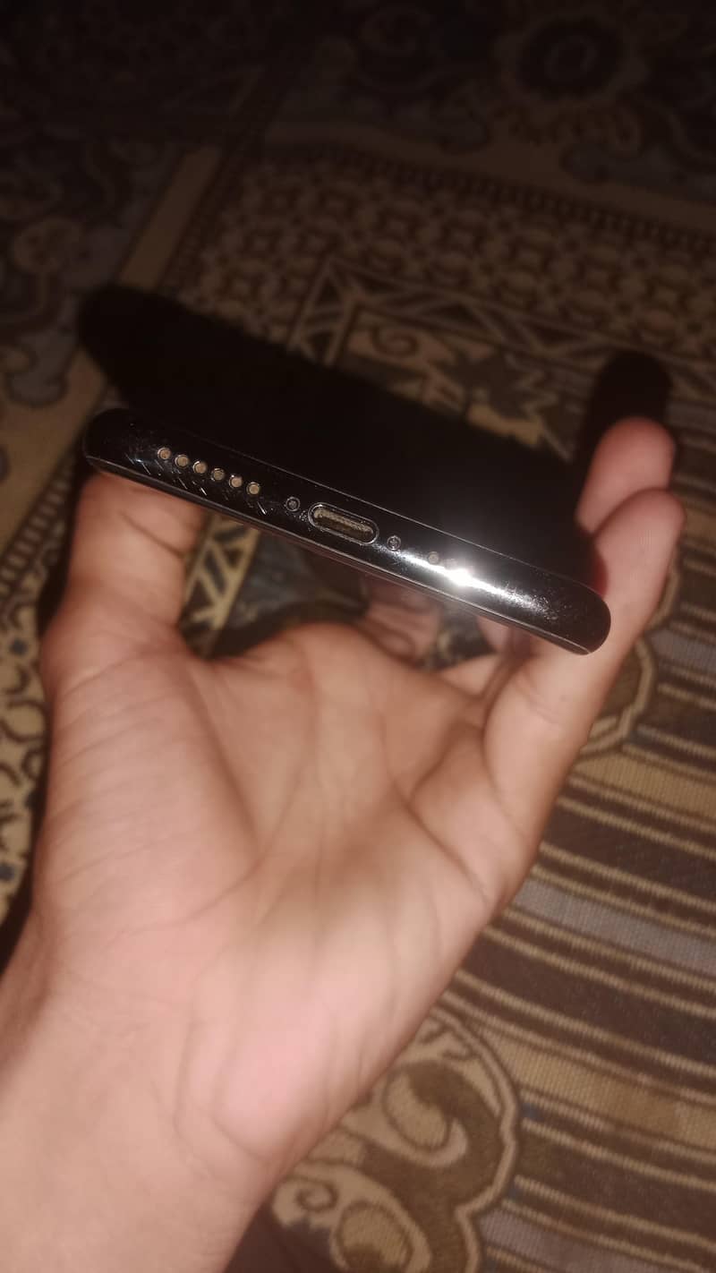 Apple iPhone 11 Pro 1
