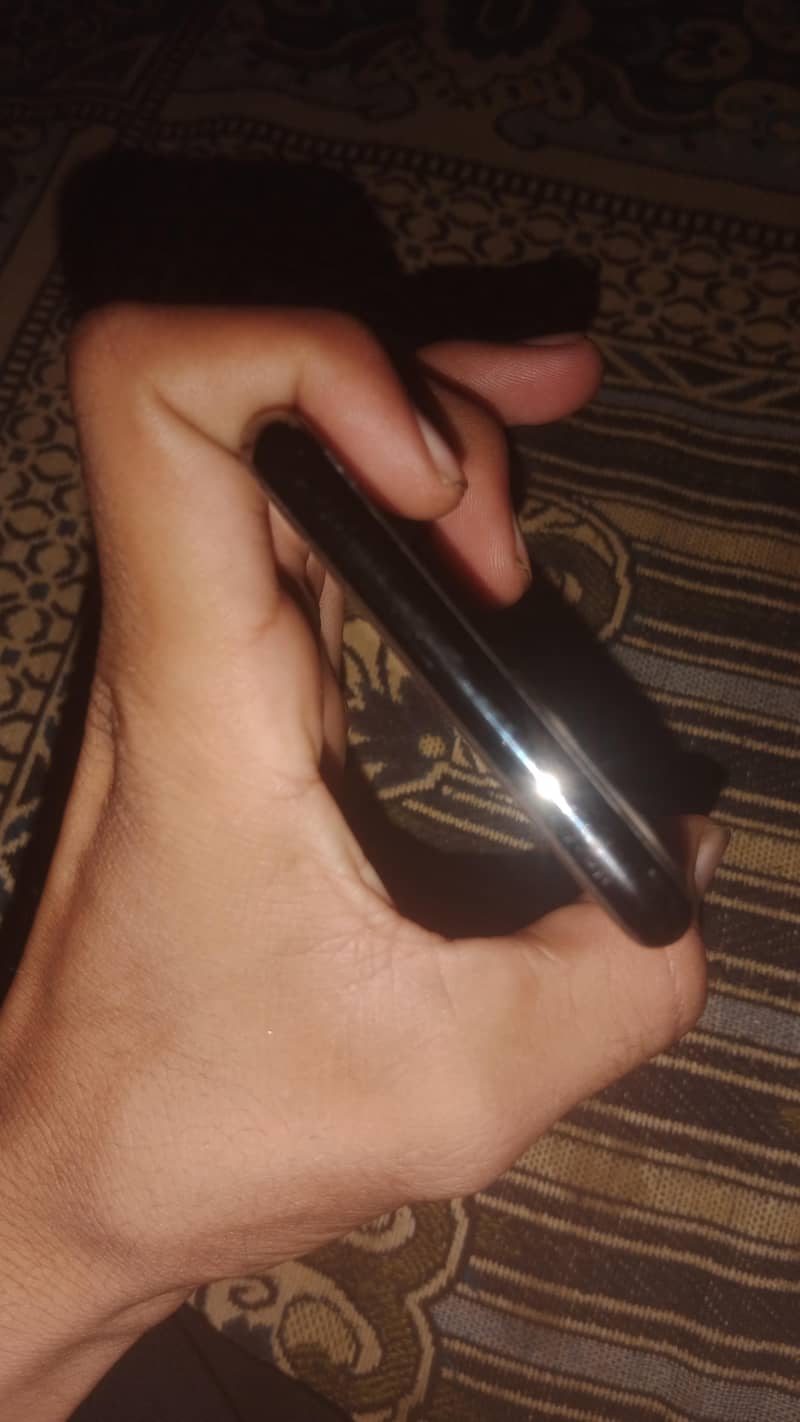 Apple iPhone 11 Pro 4