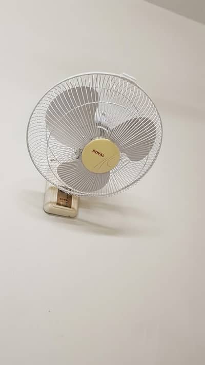 Royal Fans Wall Bracket Fan – White & Cream