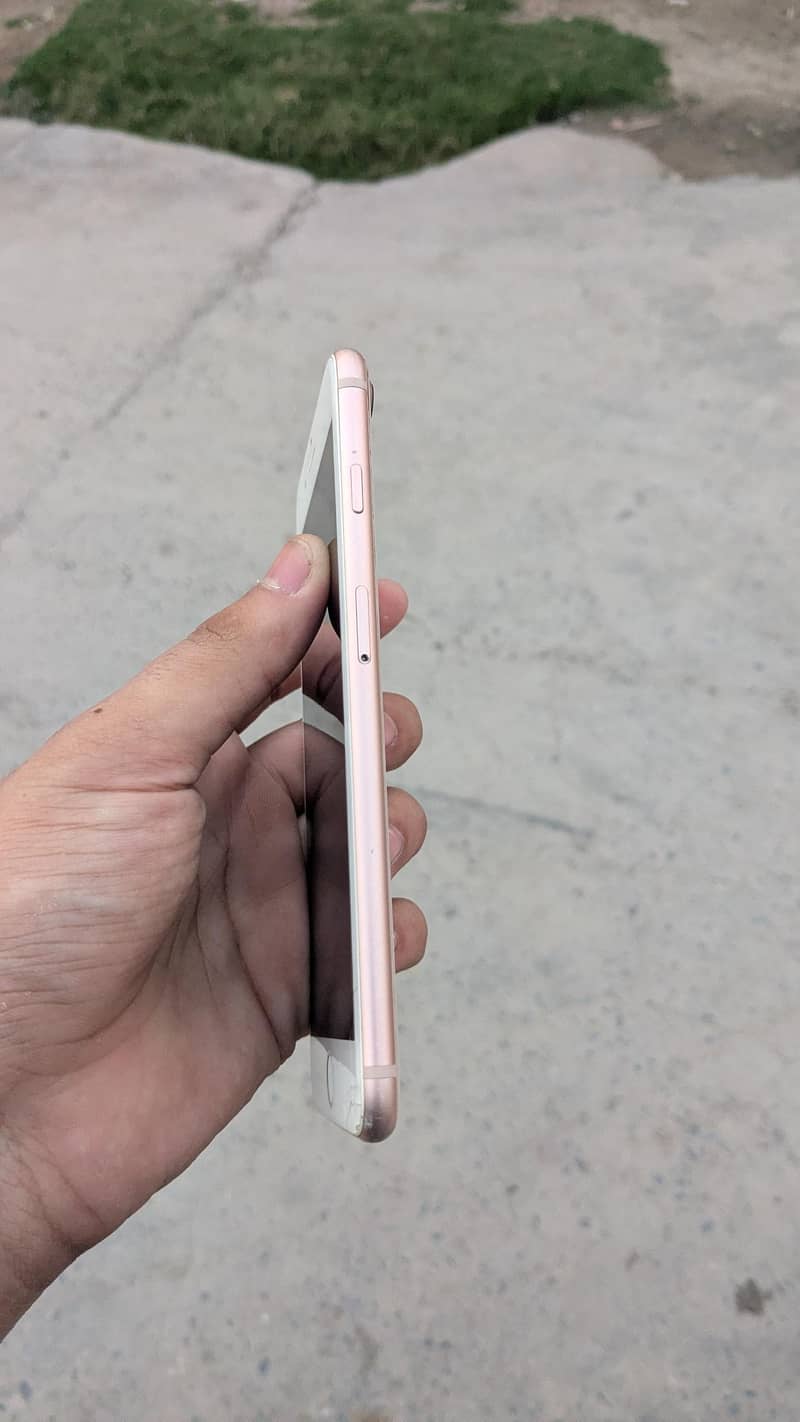 Apple iPhone 8 Plus 1