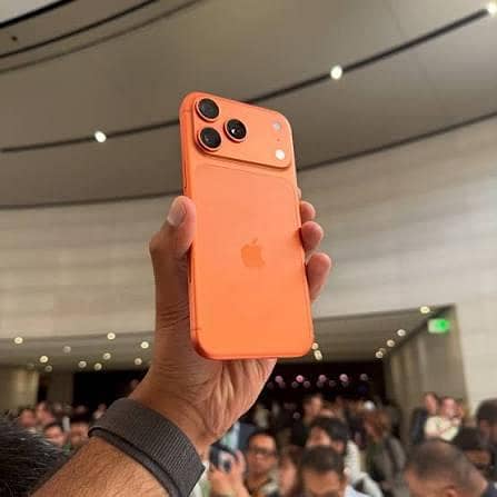 Apple iPhone 17 Pro Max 4