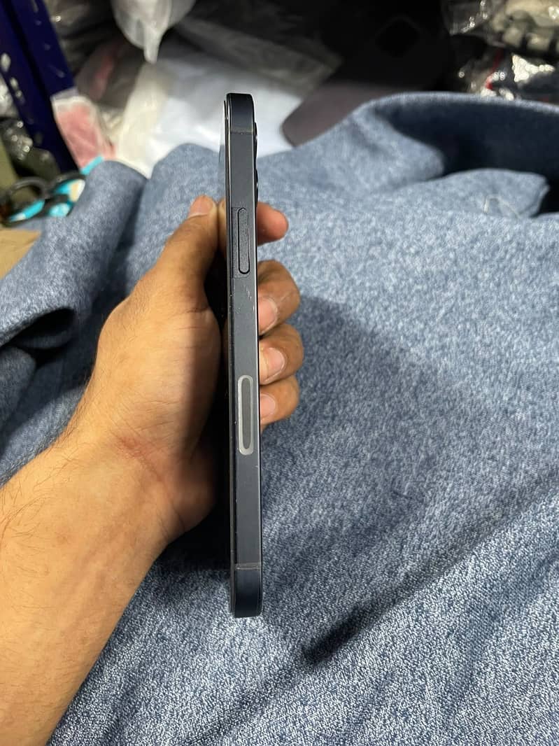 Apple iPhone 12 2