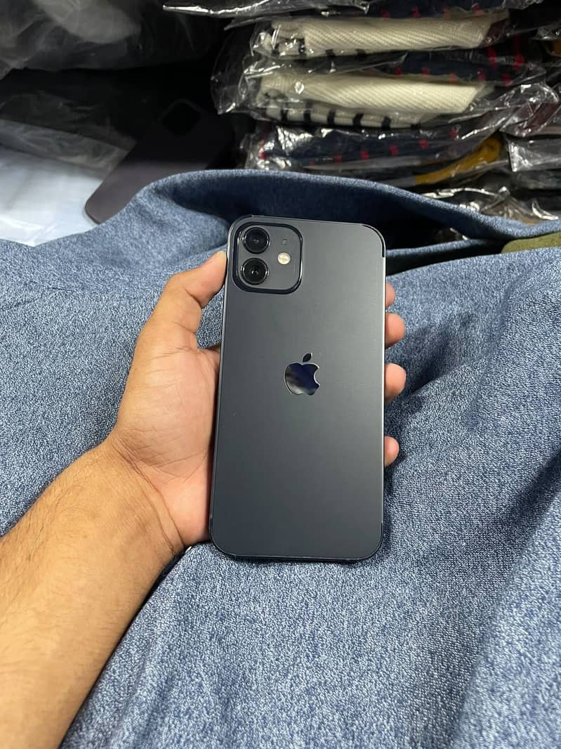 Apple iPhone 12 3