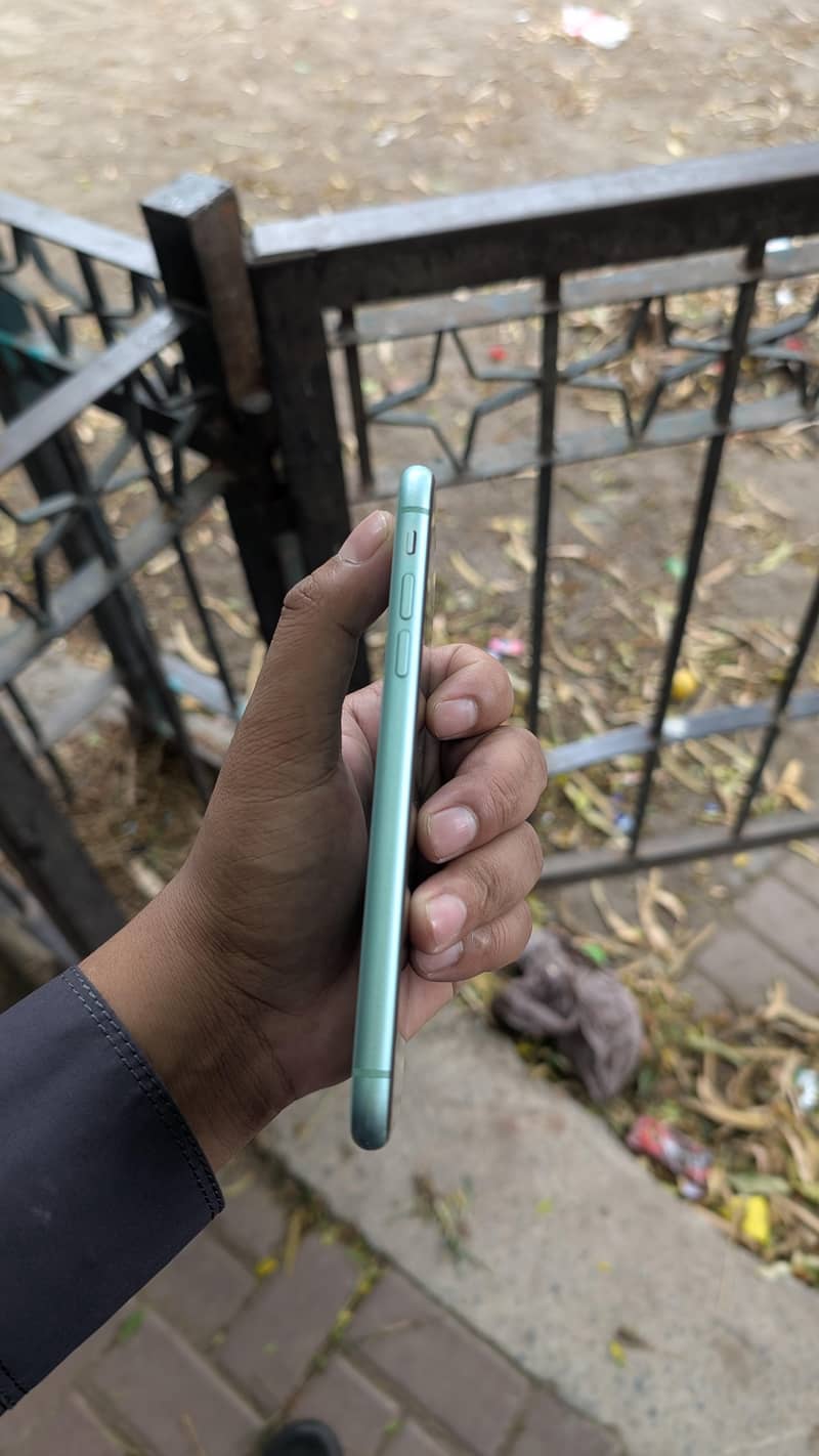 Apple iPhone 11 2