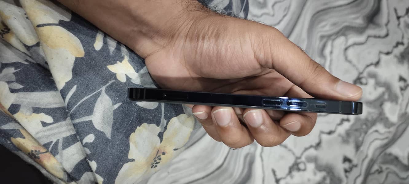 Apple iPhone 12 Pro 4