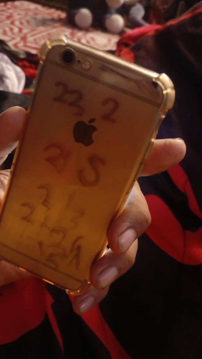 Apple iPhone 6S 4