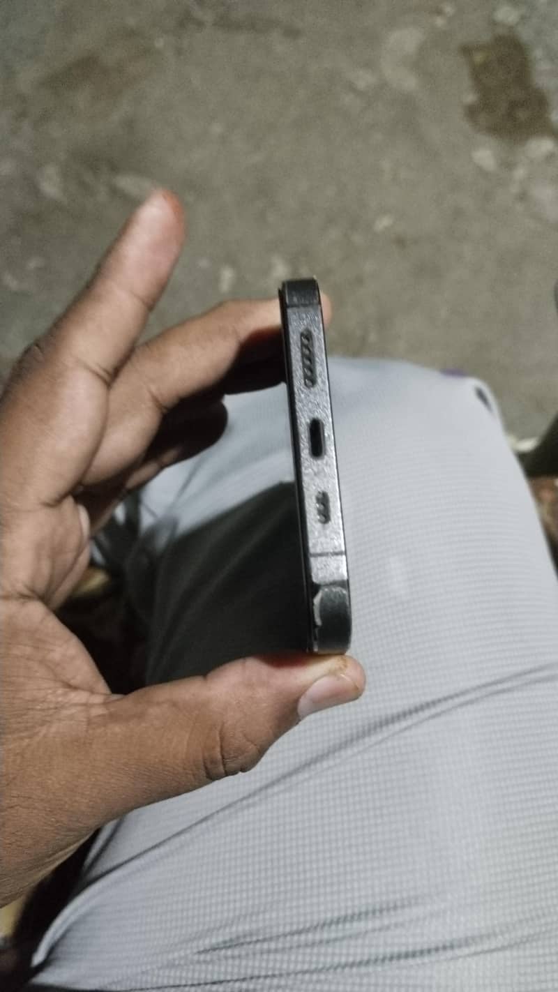 Apple iPhone 13 Pro Max 4