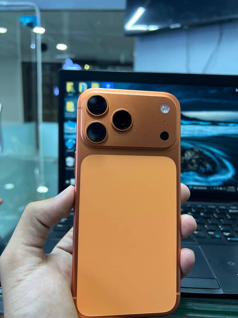 Apple iPhone 17 Pro Max 0