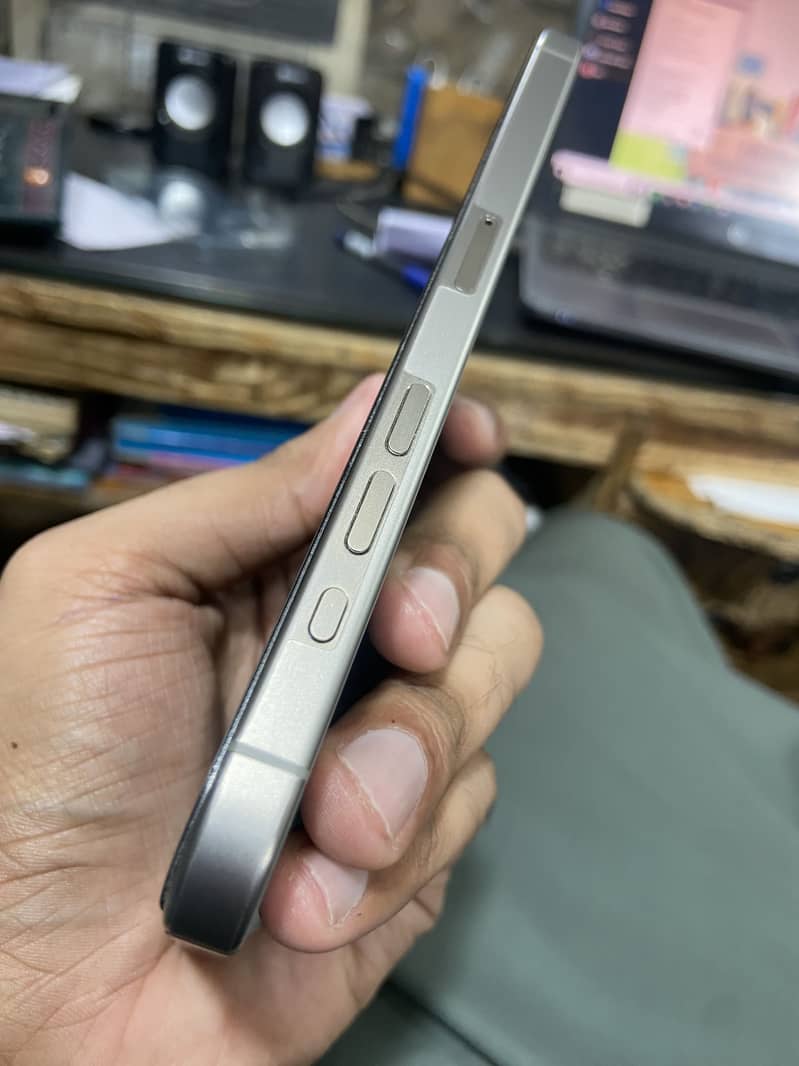 Apple iPhone 15 Pro Max 1