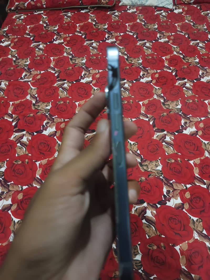 Apple iPhone 13 Pro Max 4