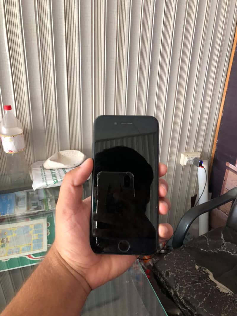 Apple iPhone 7 1