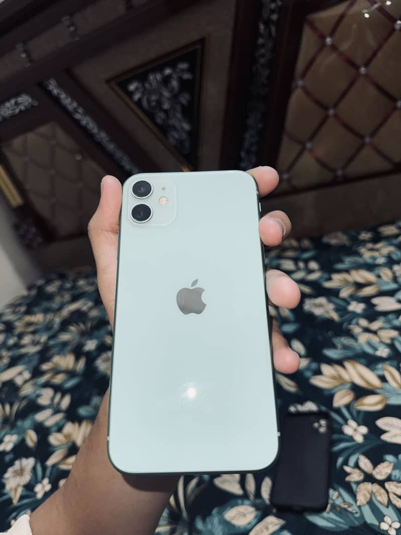 Apple iPhone 11 3