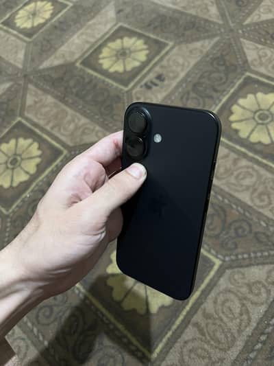 Apple iPhone 16