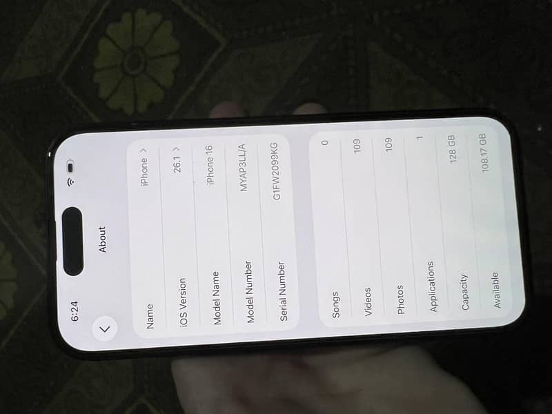 Apple iPhone 16 1