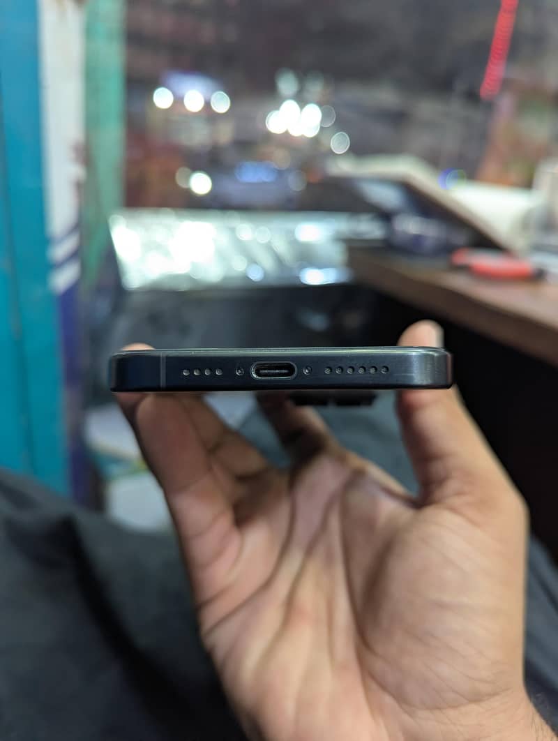 Apple iPhone 15 Pro Max 8