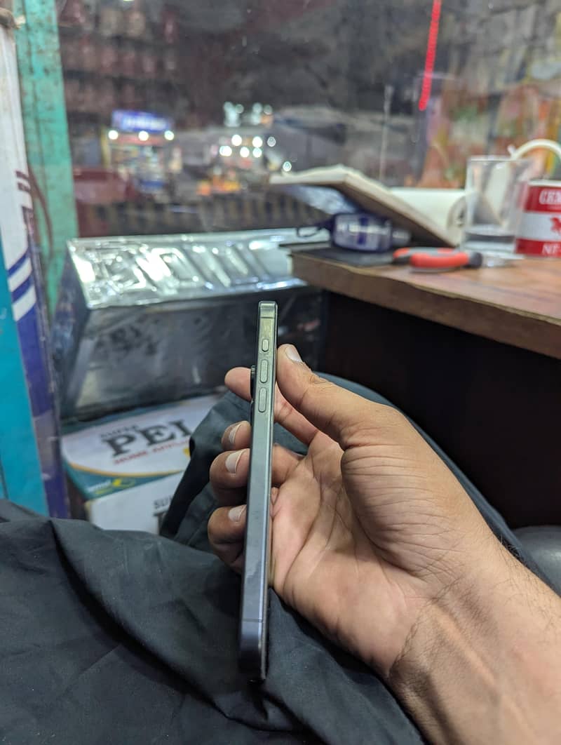 Apple iPhone 15 Pro Max 10