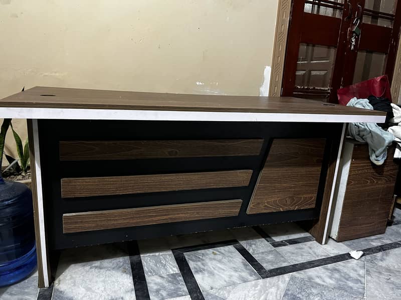 Office Table 0