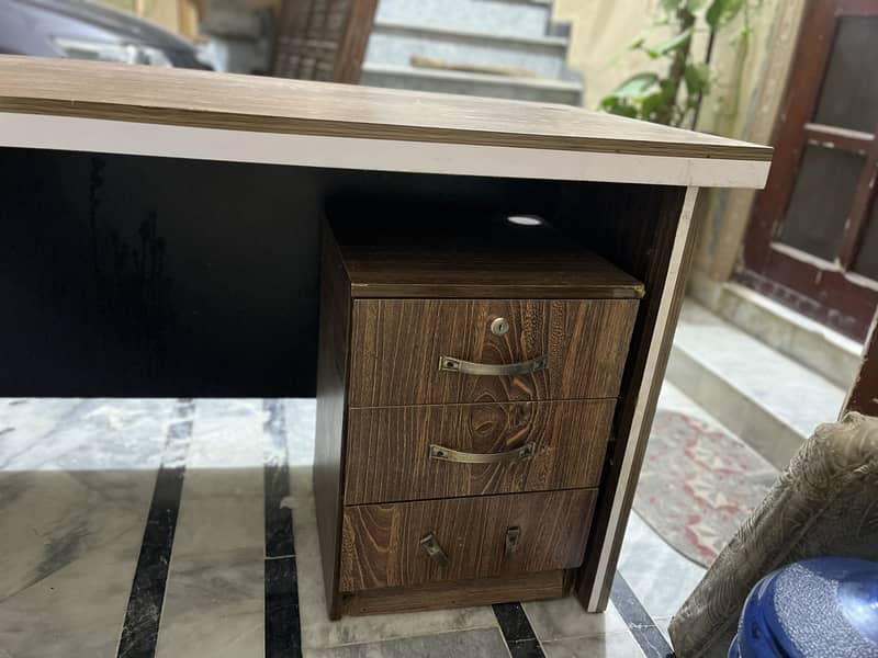 Office Table 6