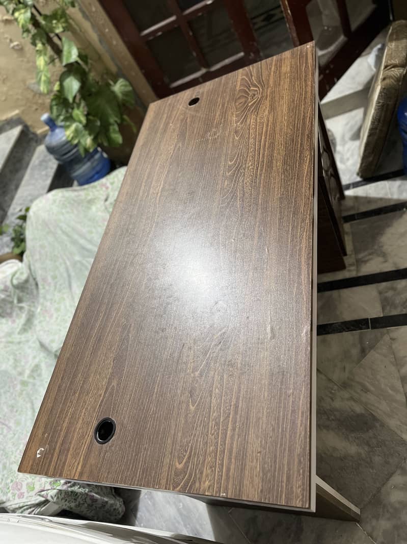 Office Table 7