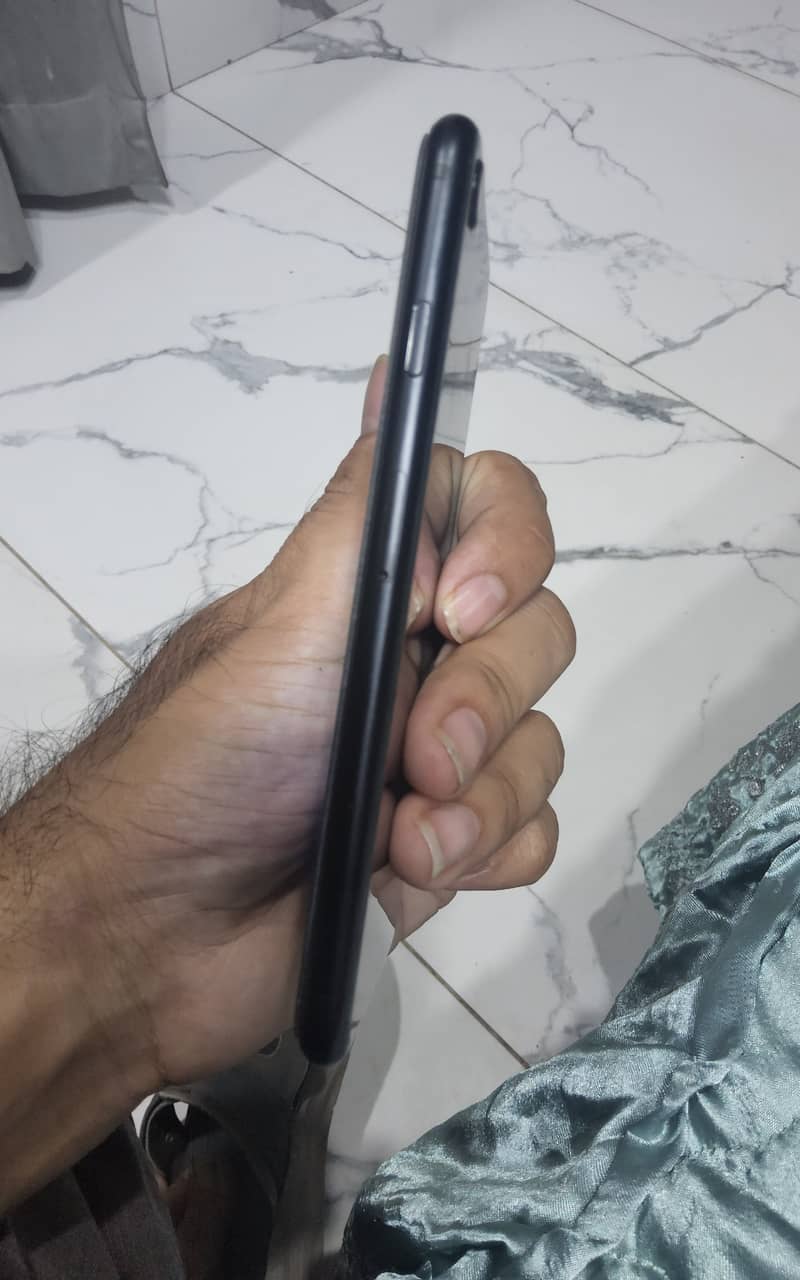 Apple iPhone SE 3