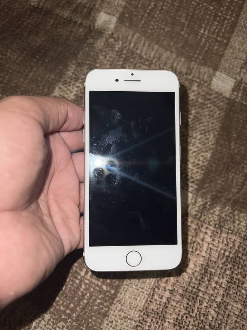 Apple iPhone 7 0