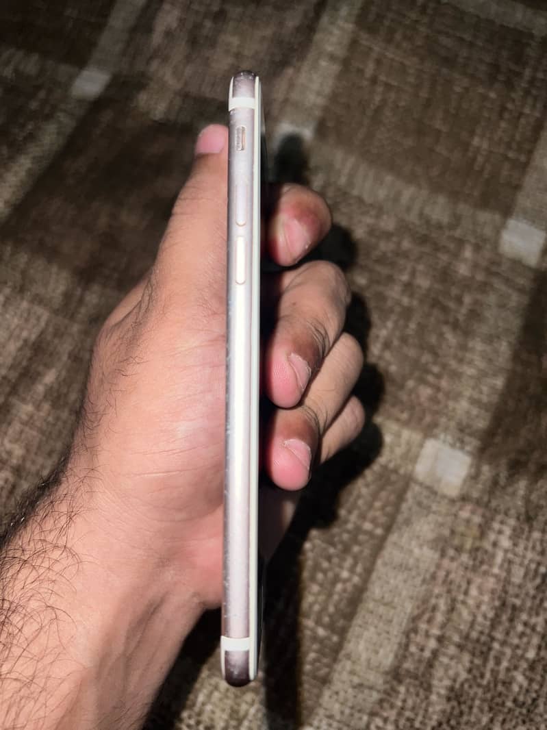 Apple iPhone 7 1
