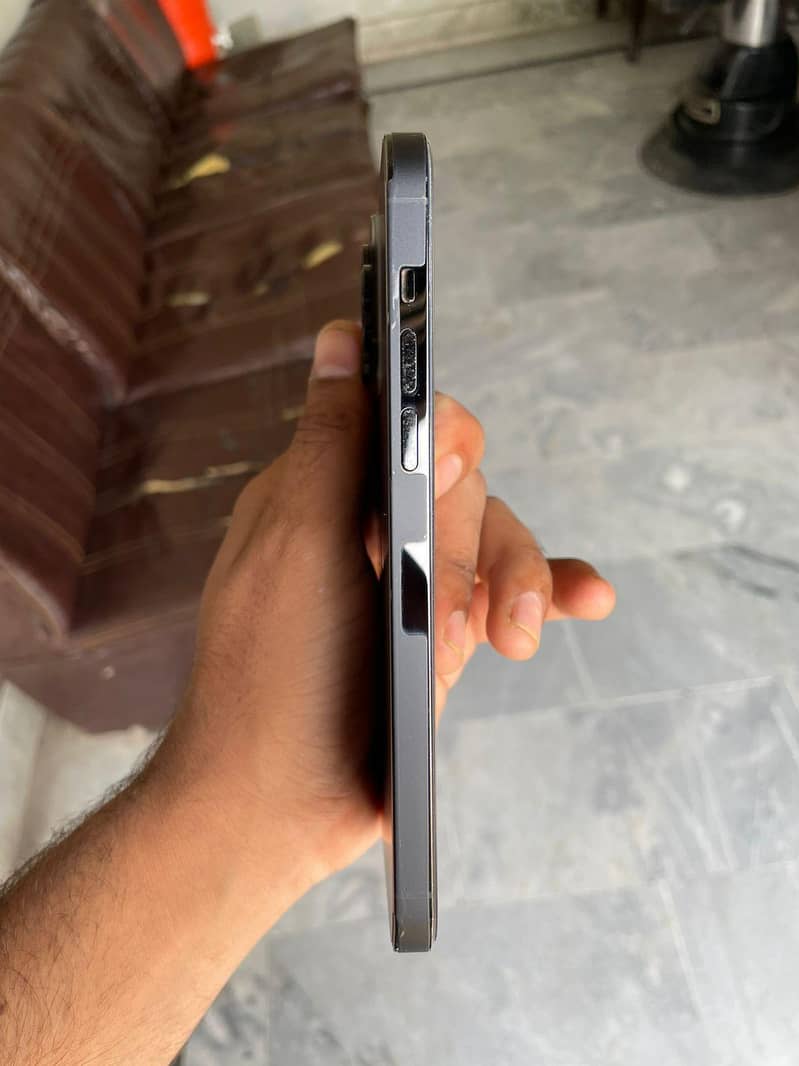 Apple iPhone 14 Pro Max 4