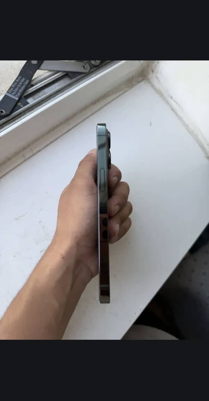 Apple iPhone 13 Pro 4