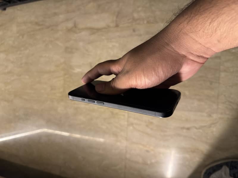 Apple iPhone 15 7