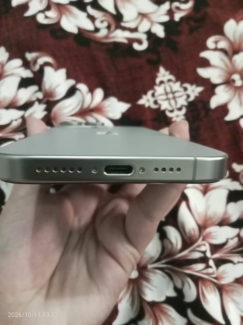 Apple iPhone 15 Pro Max 2