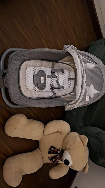 Mastela 4 in 1 bassinet along with manual