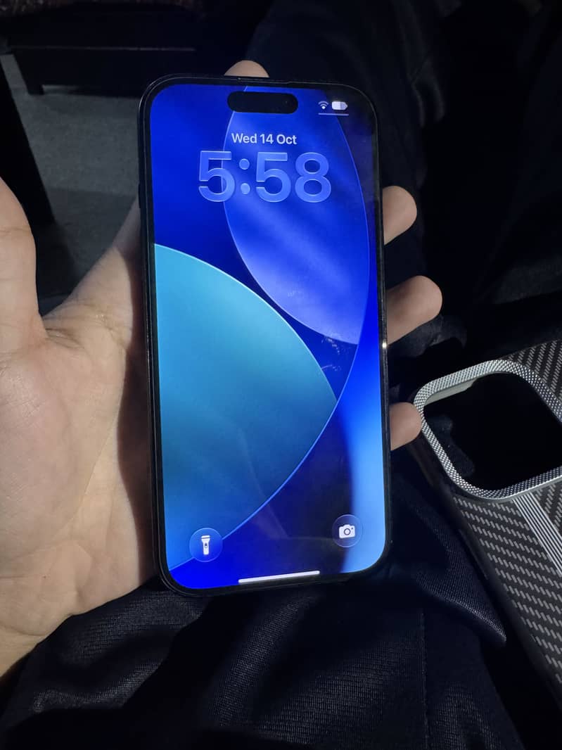 Apple iPhone 16 Pro 1