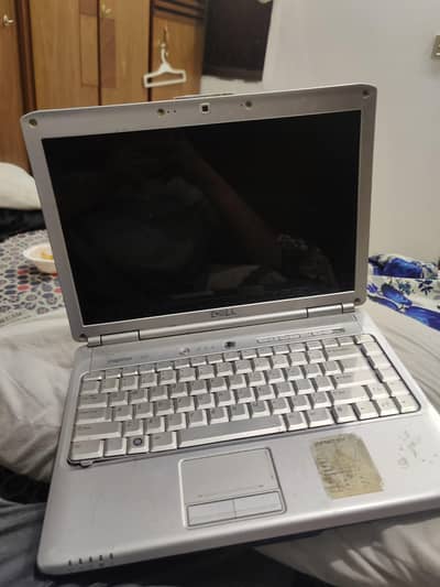 laptop hai ye mere pass iska on off wala batan khrb hai iska
