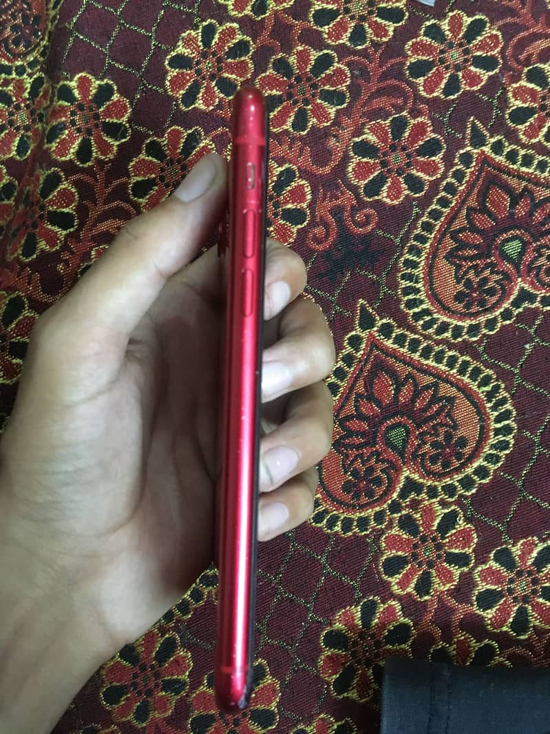 Apple iPhone 11 4