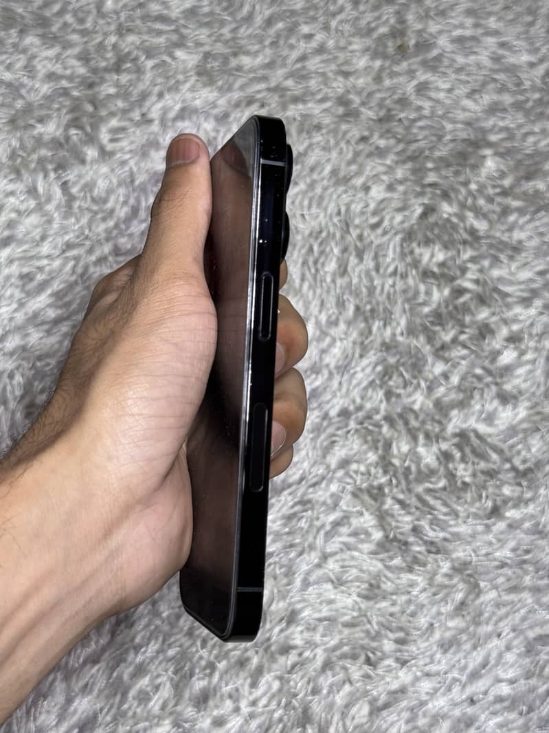 Apple iPhone 14 Pro 2