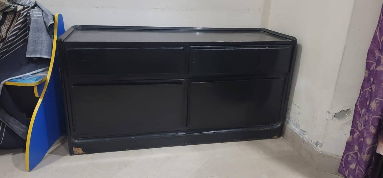 bed with side table 4