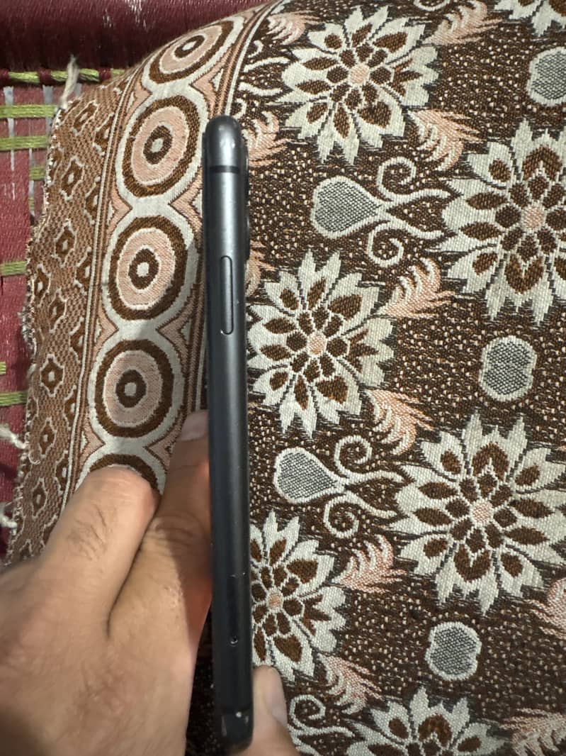 Apple iPhone 11 1