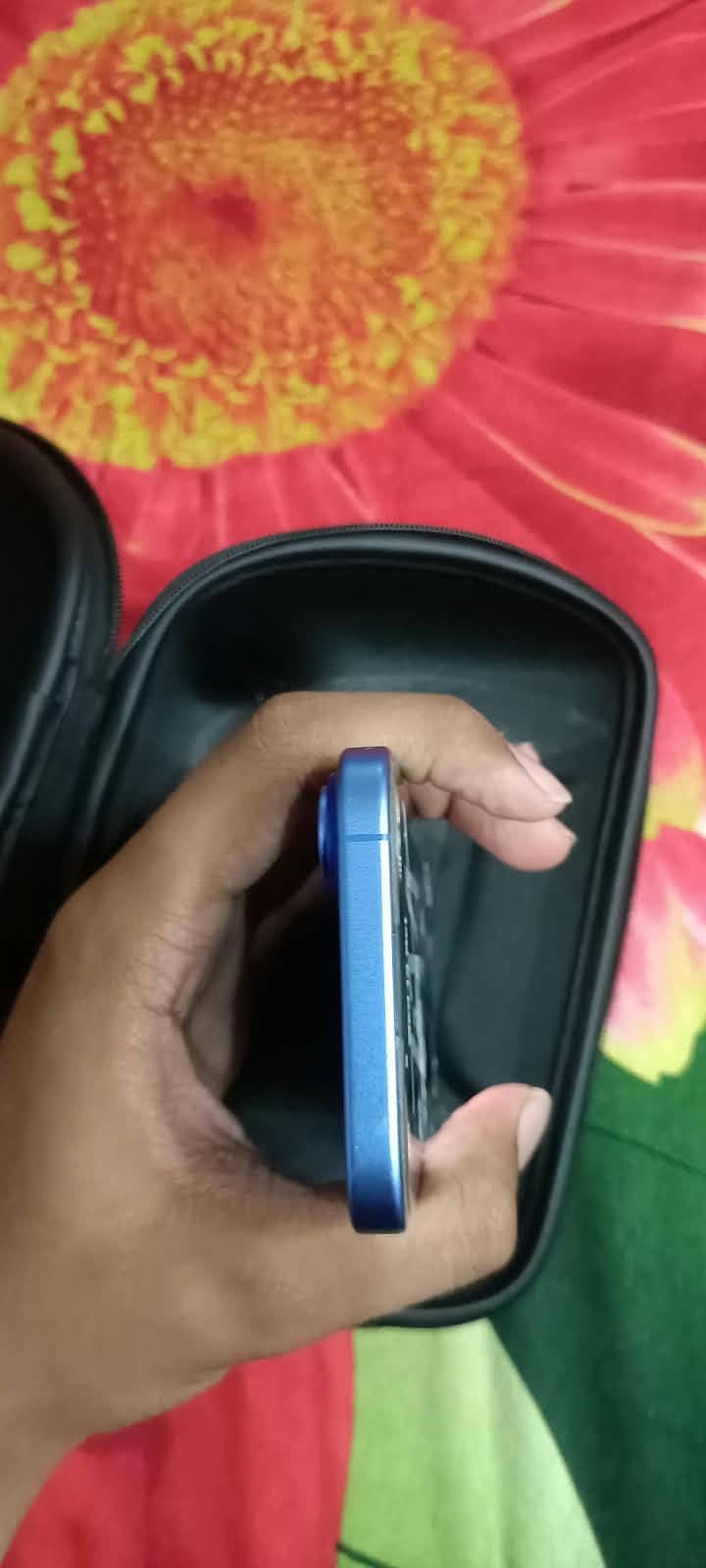 Apple iPhone 16 2