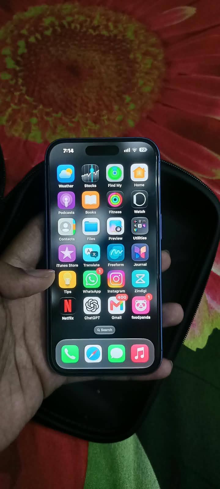 Apple iPhone 16 5