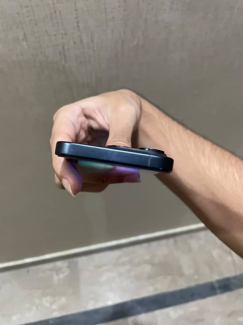 Apple iPhone 15 Pro 3