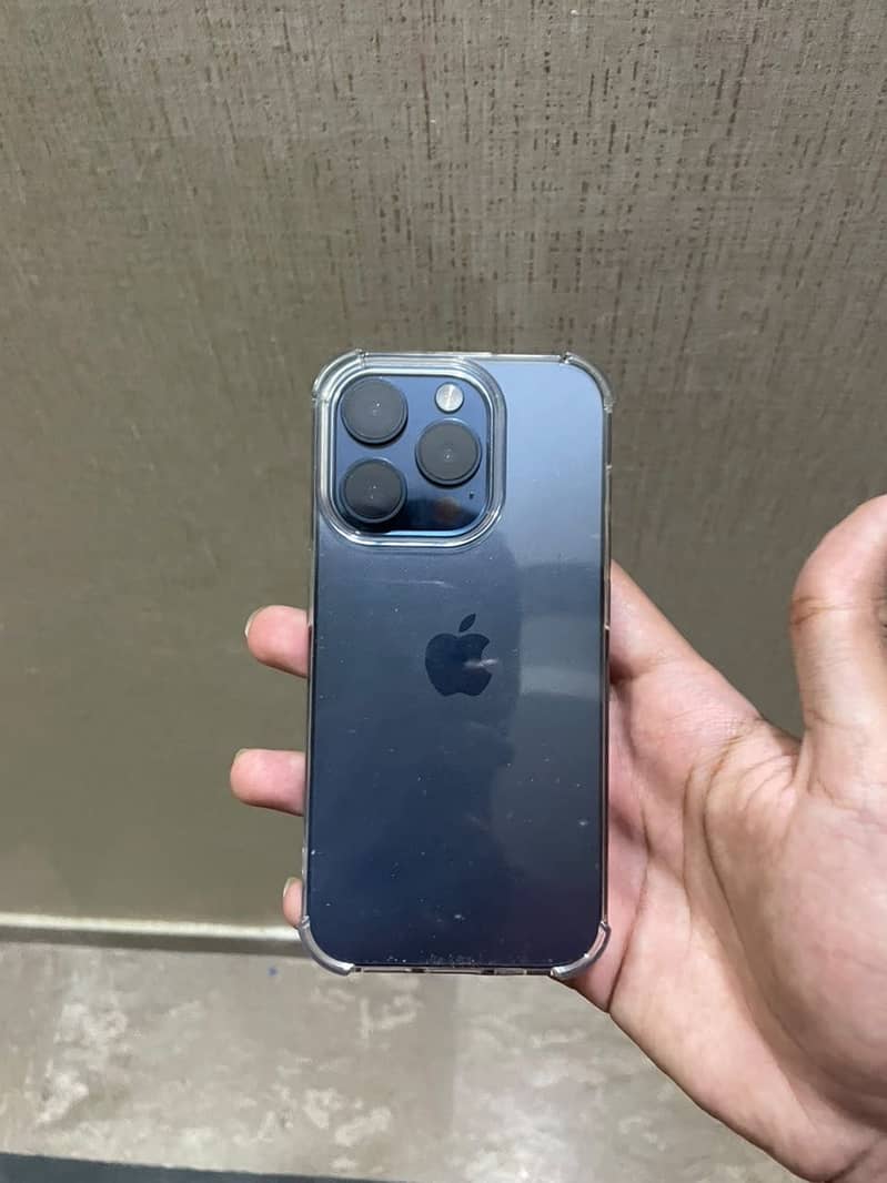Apple iPhone 15 Pro 6