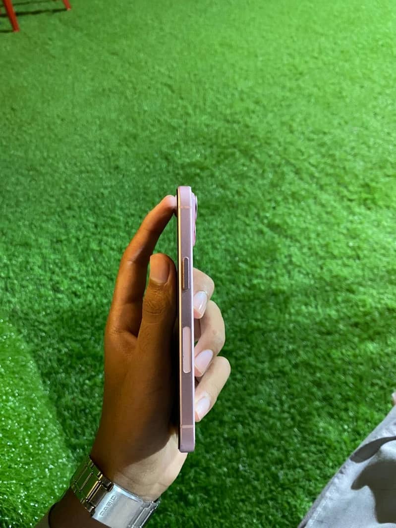 Apple iPhone 15 2