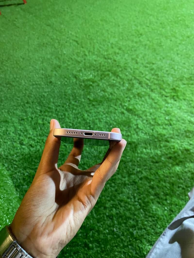 Apple iPhone 15 3