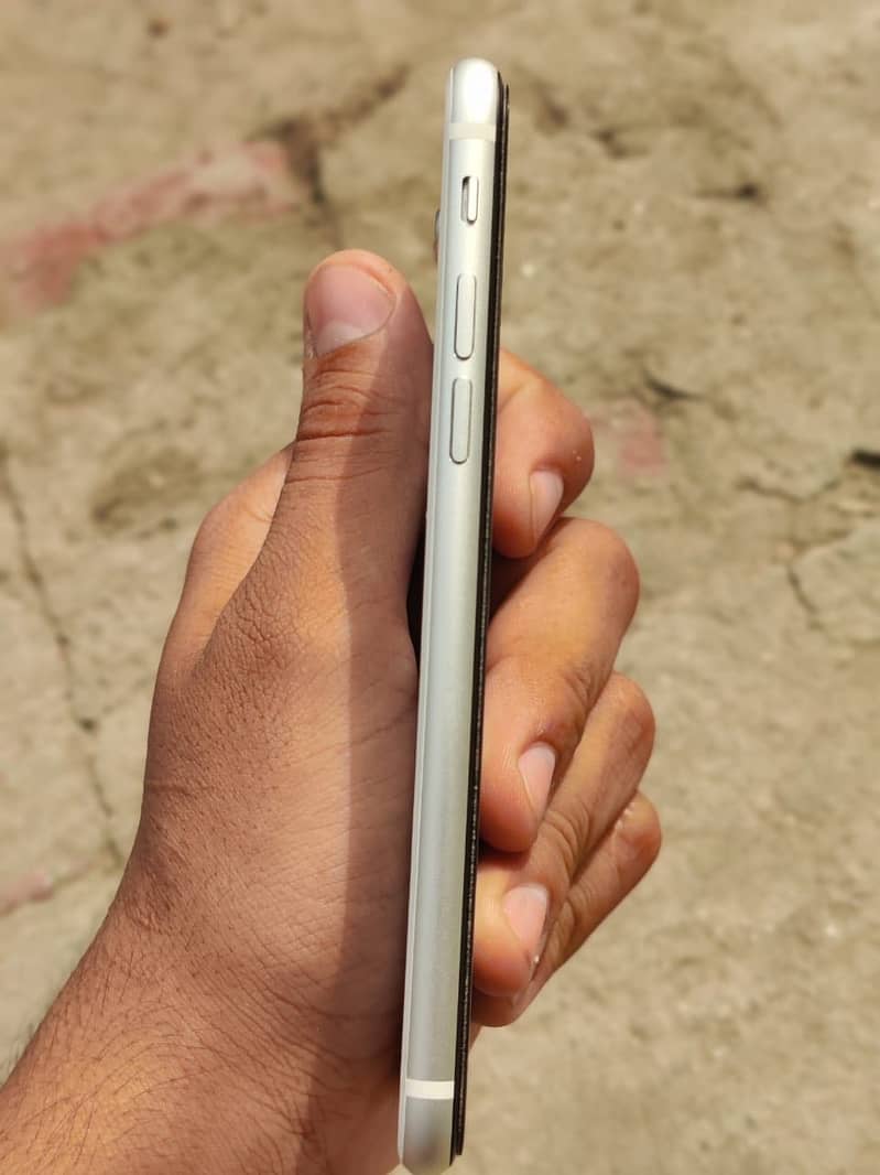 Apple iPhone SE 2 5