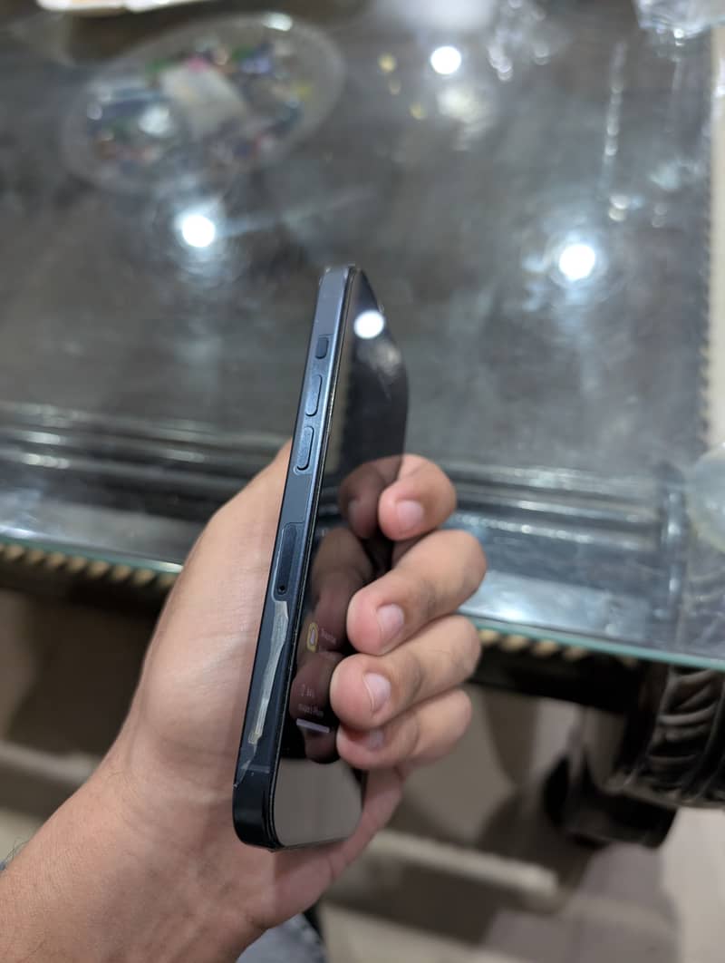 Apple iPhone 15 Pro 3