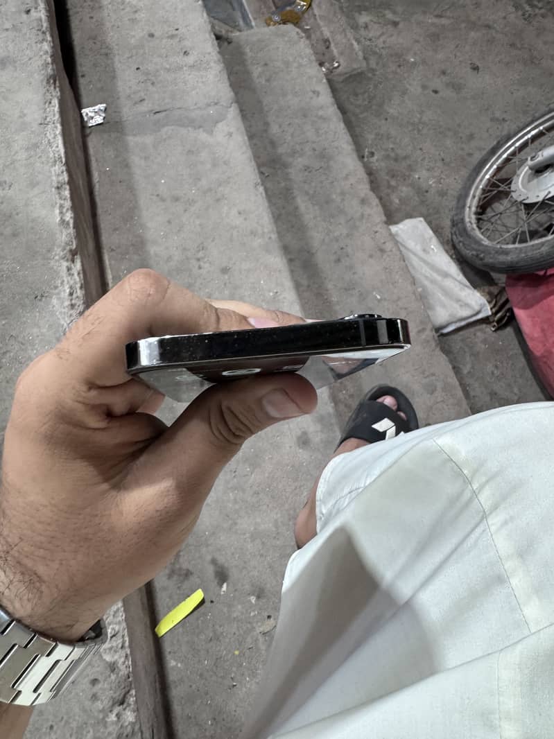 Apple iPhone 12 Pro Max 2
