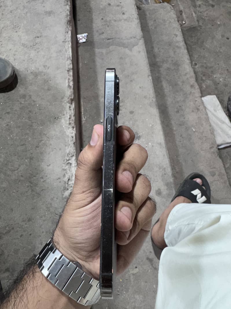 Apple iPhone 12 Pro Max 3