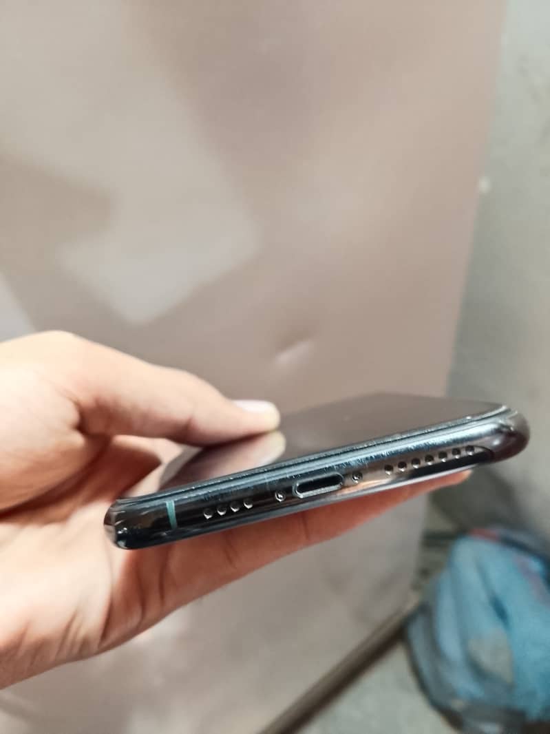 Apple iPhone 11 Pro Max 1